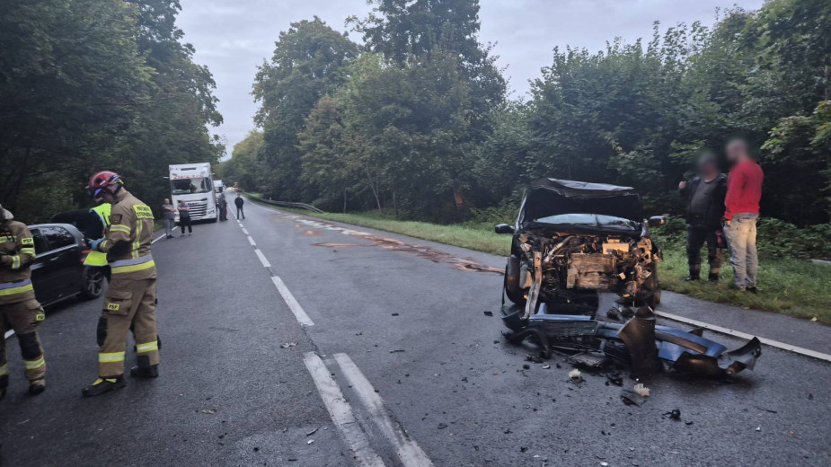Wypadek na drodze krajowej nr 22 w powiecie starogardzkim. Utrudnienia na "berlince" w Rywałdzie. "Policjanci apelują o zdjęcie nogi z gazu" (FOTO)