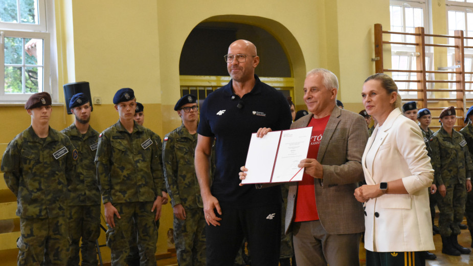 Będą remonty szatni w Bytowie i Człuchowie. Minister sportu rozdał dotacje z dogrywki programu Szatnia na medal (FOTO)