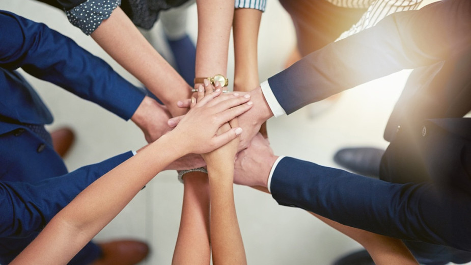 Jak zorganizować bezpieczny i atrakcyjny wyjazd integracyjny dla dużej firmy?