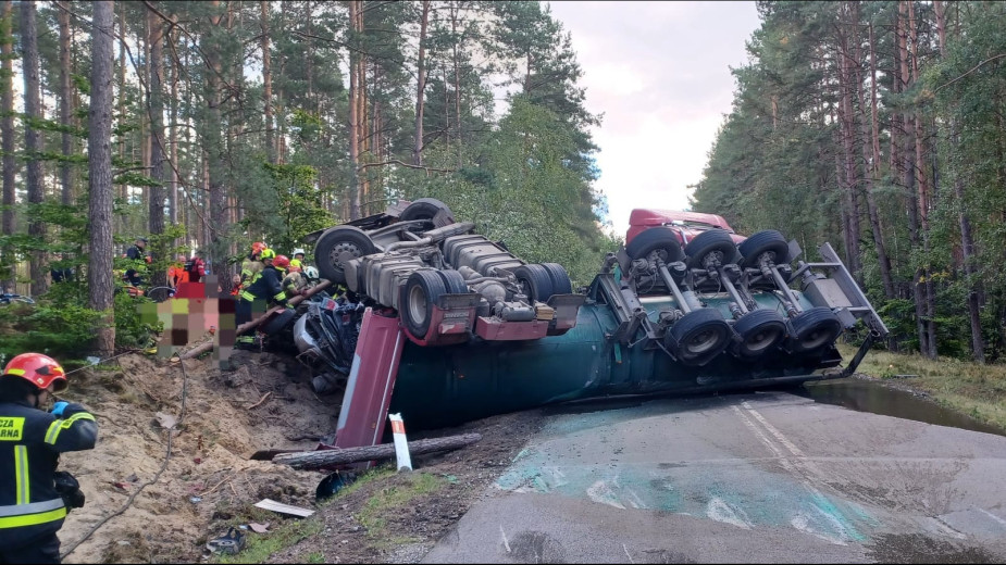 Tragiczny w skutkach wypadek na drodze Przechlewo – Koczała. Po zderzeniu trzech pojazdów nie żyją dwie osoby
