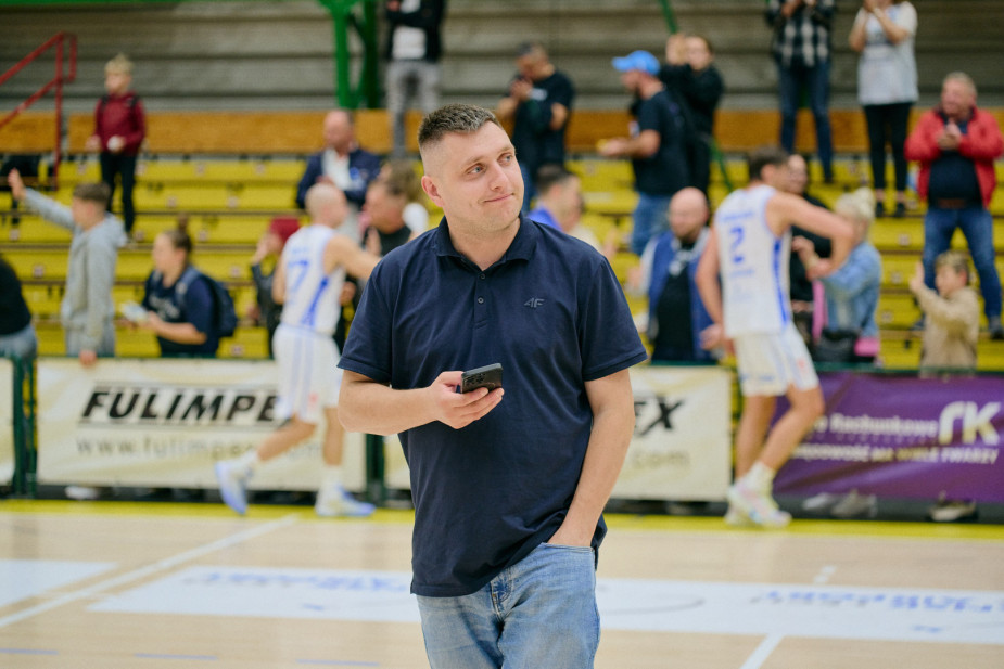 "Jestem przekonany, że będzie tylko lepiej". Patryk Łania o zmianach w starogardzkiej koszyk&oacute;wce. Rozmawiamy z nowym wiceprezesem sp&oacute;łki SKS Sportowa
