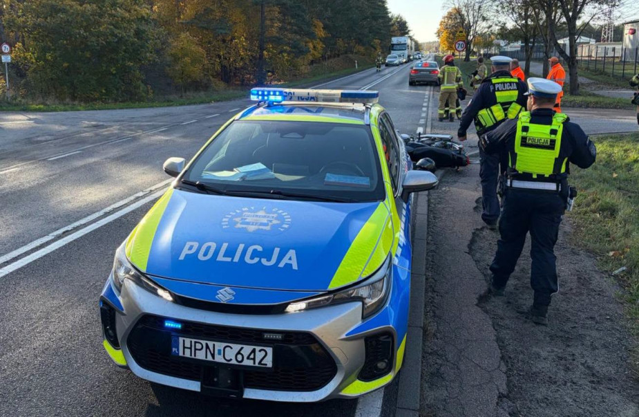 Motocyklista poszkodowany w wypadku na drodze krajowej nr 22 w Rychnowach koło Człuchowa. Policja ma już wstępne ustalenia. "Nie ustąpił pierwszeństwa przejazdu" (FOTO)