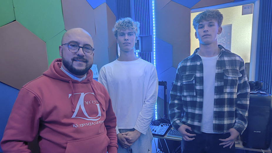 "Studio Andersa" - II Liceum Ogólnokształcące w Chojnicach ma własne radio. "Dużo uczniów się zaangażowało" (ROZMOWA)