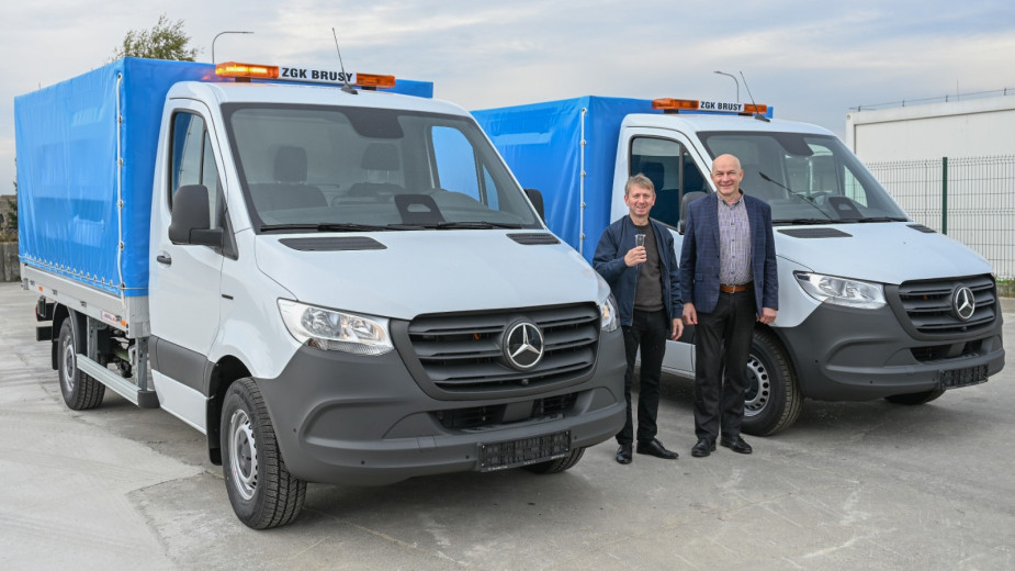 Brusy mają nowe, zeroemisyjne pojazdy do selektywnej zbiórki odpadów komunalnych. "Dwa Mercedesy-Benz eSprinter 414"