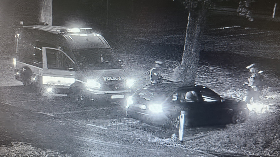 Kierowca BMW driftował w Parku Tysiąclecia w Chojnicach. 23-latkowi zatrzymano prawo jazdy