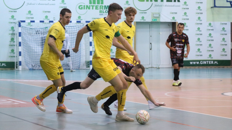 "Czerwone Diabły" rozbite. Futbalo Białystok wygrało z Red Devils w Chojnicach 8:3. "Dalej będzie jeszcze gorzej" (FOTO)