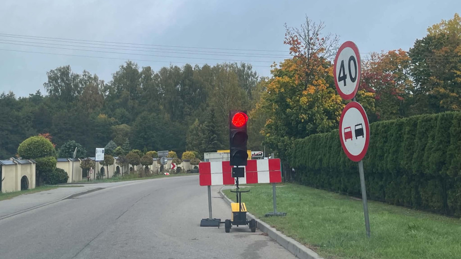 Postępują prace przy budowie drogi rowerowej na odcinku Mały Klincz - Wielki Klincz, w powiecie kościerskim. Kierowcy muszą liczyć się z utrudnieniami