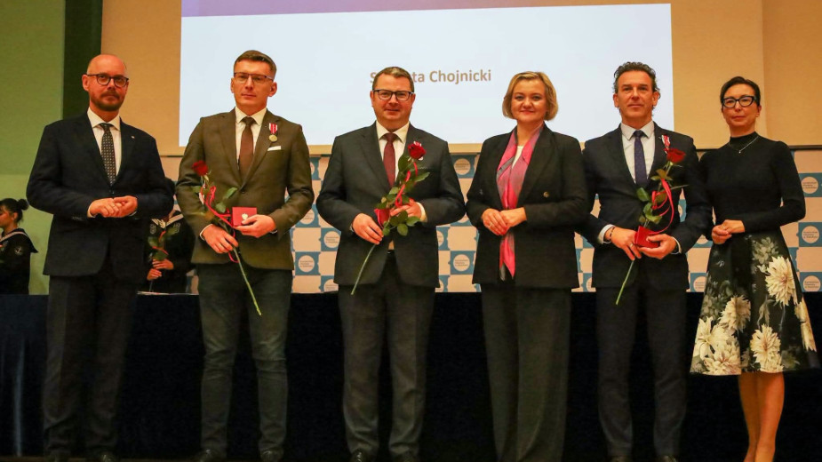 Starosta chojnicki z medalem Komisji Edukacji Narodowej "za szczególne zasługi dla oświaty i wychowania"