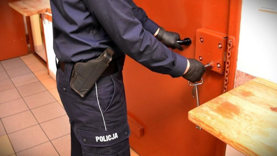 Areszt dla podejrzanego o usiłowanie rozboju w Starogardzie Gdańskim. 34-latek napadł na bar szybkiej obsługi