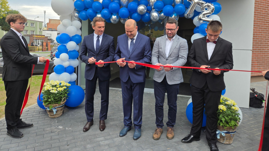 Budynek Technikum nr 2 w Chojnicach oficjalnie otwarty. Obiekt przeszedł gruntowną przebudowę i rozbudowę (FOTO)