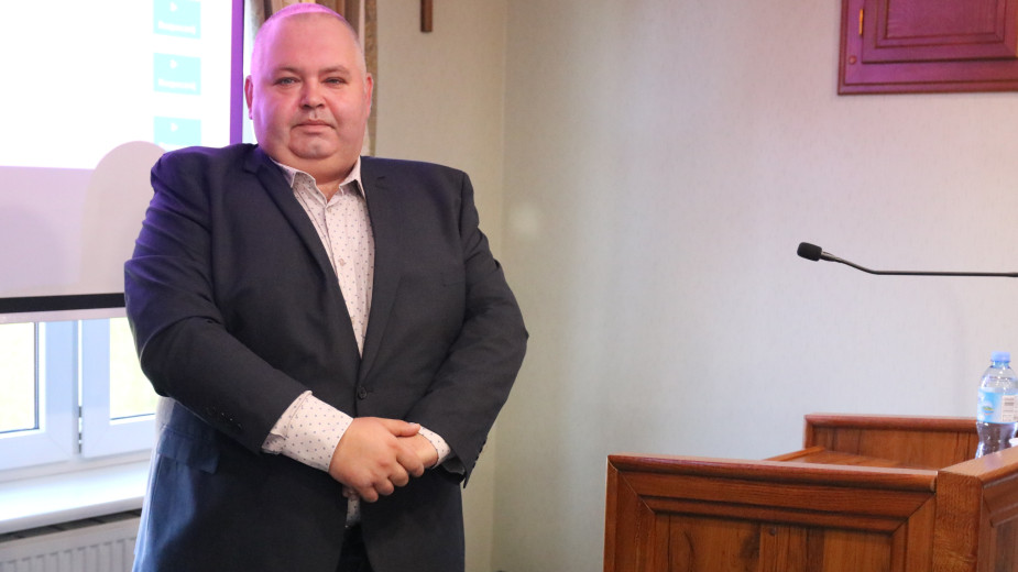 Rada Miejska w Czarnem pracuje już w pełnym składzie. Tomasz Turnak złożył ślubowanie