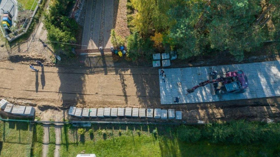 Ruszyła budowa ulicy Dąbek w Męcikale, w gminie Brusy. "Nawierzchnia zostanie wykonana z płyt betonowych typu YOMB
