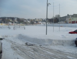 Za miesiąc rozgrywki, a na boisku śnieg