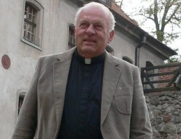 Ksiądz Paul Breza trzecim honorowym obywatelem Bytowa