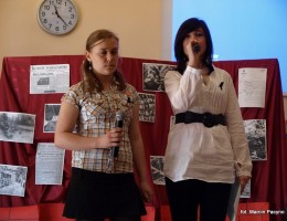 Bytów: szkolna uroczystość ku czci ofiar Katynia i katastrofy pod Smoleńskiem