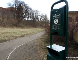W Bytowie pojawiły się dwa pojemniki na psie odchody