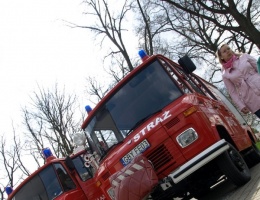 Nowe samochody dla strażaków z gmin Kołczygłowy i Tuchomie