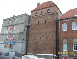 Zamiast baszty więziennej galeria i pracownia Janusza Jutrzenki-Trzebiatowskiego