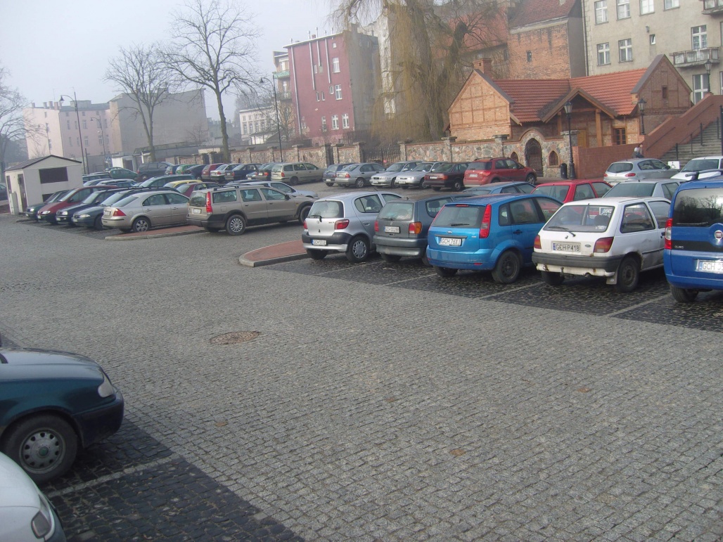 Parking na Placu Emsdetten w Chojnicach płatny?