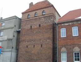 O 100 tys. zł wzrosną koszty remontu baszty więziennej w Chojnicach