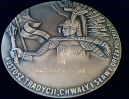 Odznaka i medal dla wiceprzewodniczącej zarządu Fundacji &bdquo;Szarża pod Krojantami&rdquo; 