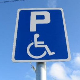 Zwolnienia z opłat za parkowanie dla niepełnosprawnych w centrum Chojnic nie w każdym przypadku