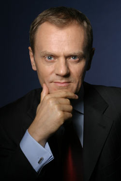 Premier Donald Tusk leci do Smoleńska