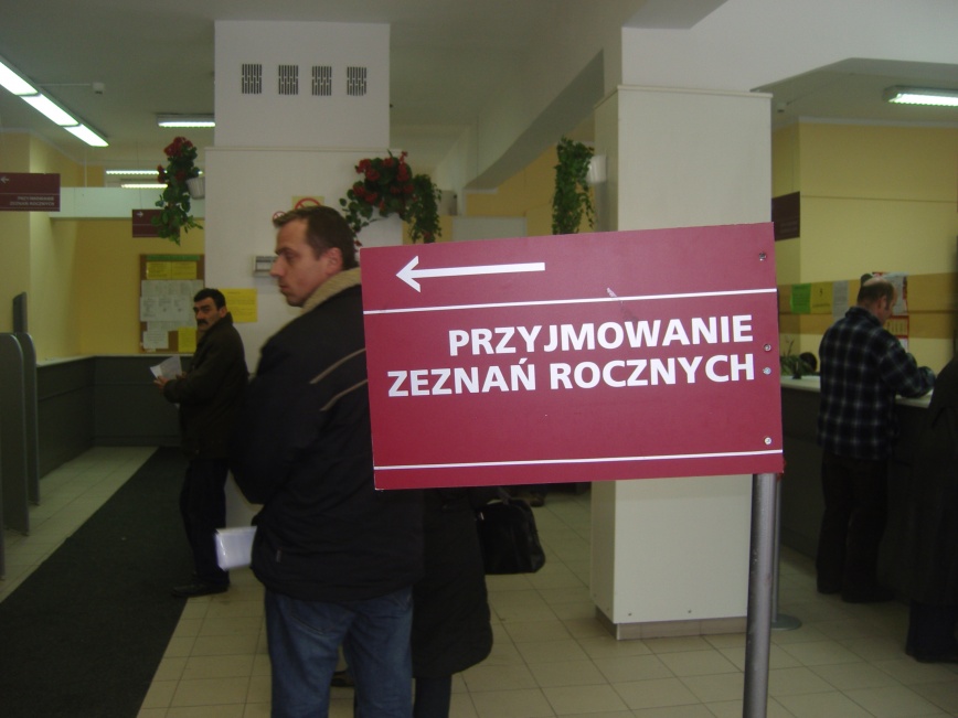 Rosną kolejki w urzędach skarbowych