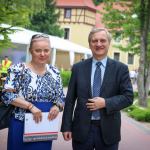 Dyrektor Krajowego Centrum ds. AIDS Anna Marzec Bogusławska i podsekretarz stanu w Ministerstwie Zdrowia Zbigniew Król