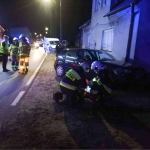 Zderzenie busa z osobówką w Rzeczenicy. fot. OSP Rzeczenica
